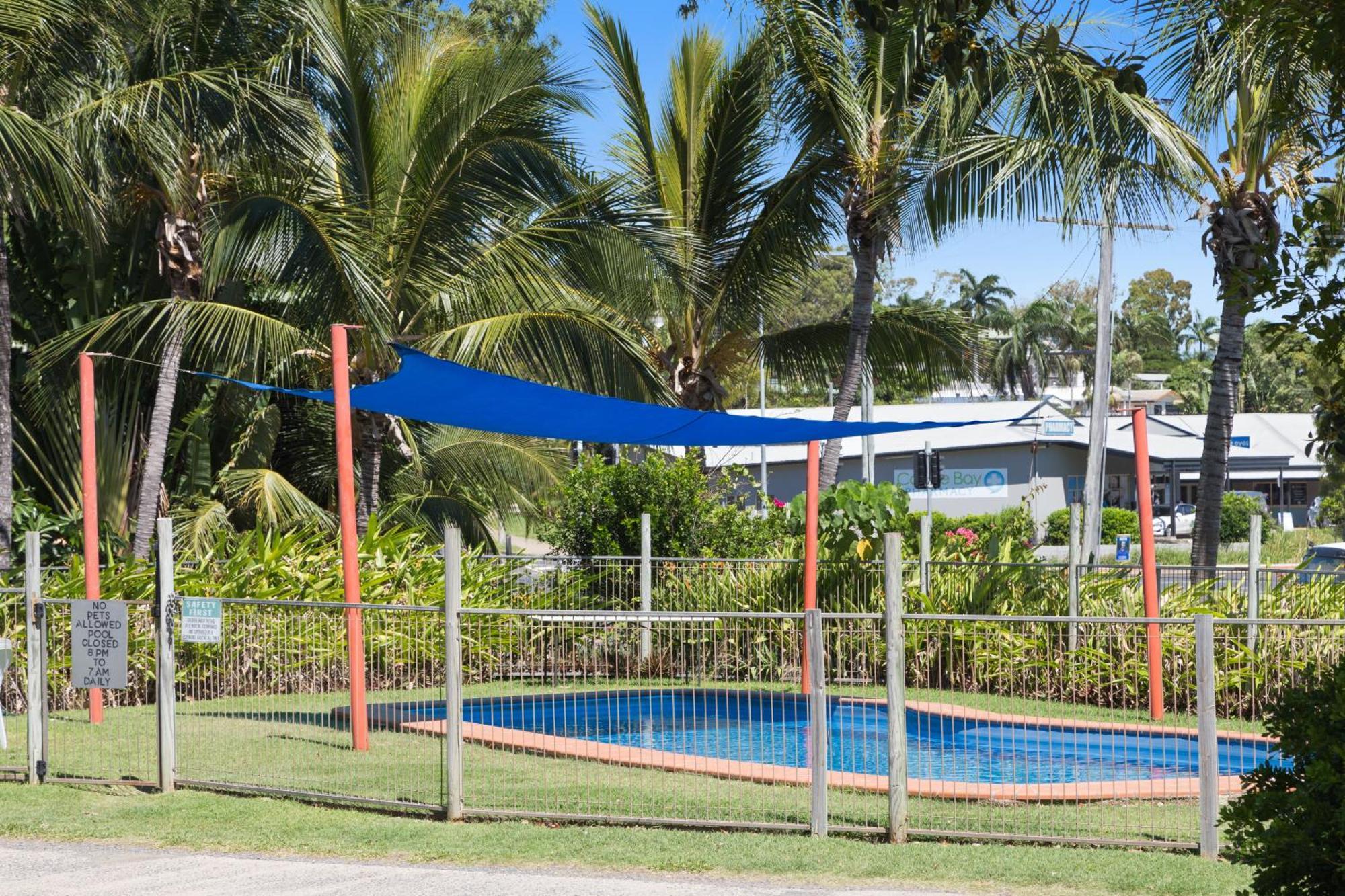 Hotel Poinciana At Cooee Bay Yeppoon Habitación foto